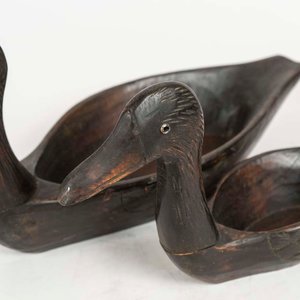 Dos Centros de Madera Tallada con Forma de Patos - imagen 2