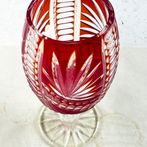 Copón de Cristal Tallado Rojo 23 cm con Detalles - imagen 2