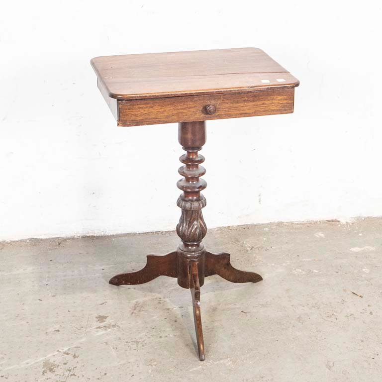 Lote anterior: Mesa de luz colonial para restaurar