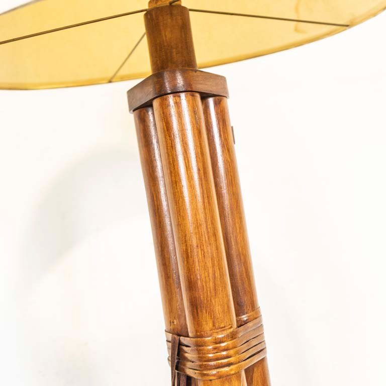 Lámpara de pie en madera y mimbre para una luz con pantalla - imagen 3