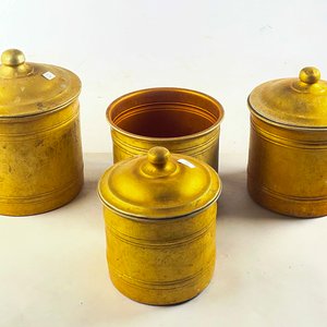 Lote siguiente: Juego de 4 Potes de Aluminio Dorado con Tapa