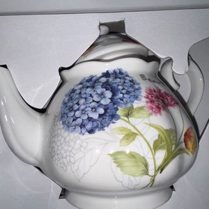 Juego de Té de Porcelana Fina con Diseño Floral - imagen 5