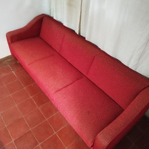 Lote anterior: Sofá de tres lugares