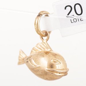 Lote siguiente: Dije de Oro 18k Figura de Ballena con Aro
