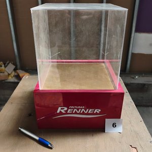 Lote anterior: Urna o Vitrina Transparente con Base Roja Publicitaria Renner