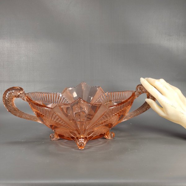 Centro de Mesa Vintage de Vidrio Rosa con Asas y Relieves Mitológicos - imagen 1