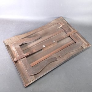 Lote Variado: Mesa de Desayuno Pintada a Mano y Adornos Navideños - imagen 8