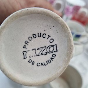 Lote Variado de 28 Piezas: Vasos, Tazas y Bandejas de Cerámica y Vidrio - imagen 4