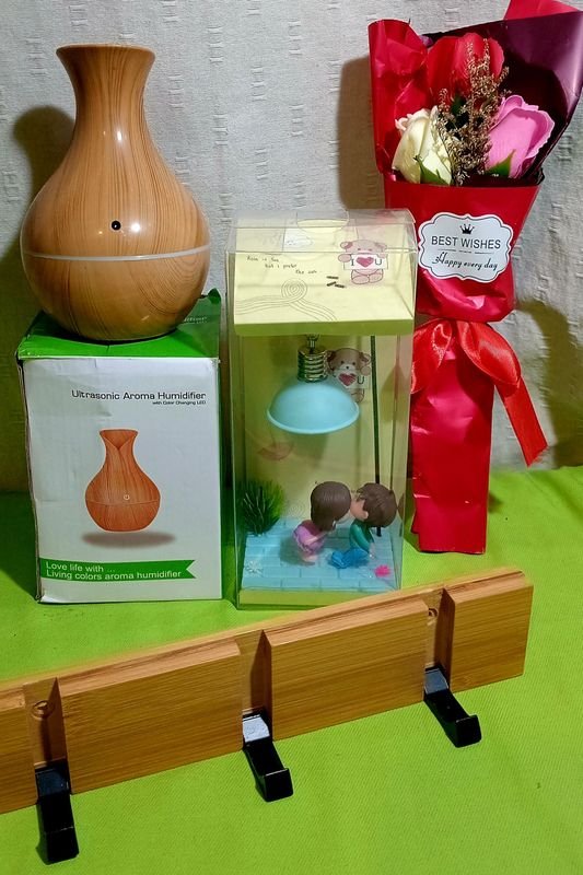 Aromatizador Ultrasónico de Bambú y Madera con Adorno de Niños Bajo Farol