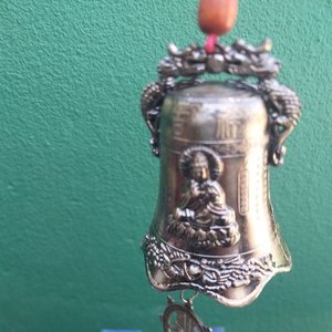 Lote de 6 Campanas Decorativas con Figuras Budistas y Dragones - imagen 2
