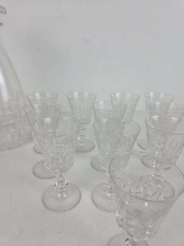 Juego de licor en fino cristal con botellón y copas - imagen 4