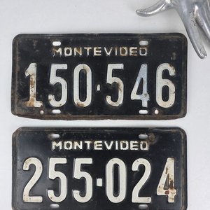 Lote siguiente: Par de Matrículas Antiguas de Montevideo - Montevideo 150.546 y 255.024