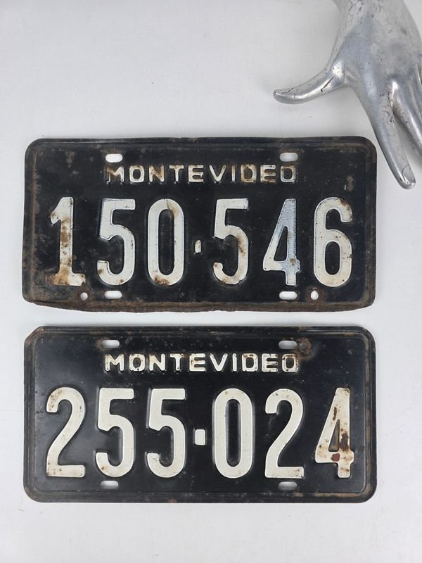 Par de Matrículas Antiguas de Montevideo - Montevideo 150.546 y 255.024