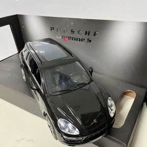 Auto a escala Porsche Cayenne S 1:14 con control remoto, baterías y cargador - imagen 5