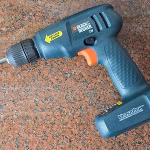 Taladro Inalámbrico Black & Decker 7.2V Cordless Drill Kit - imagen 2