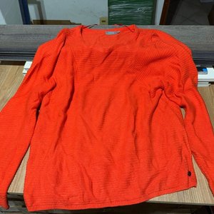 Lote anterior: Buzo de Hilo Naranja Talle M