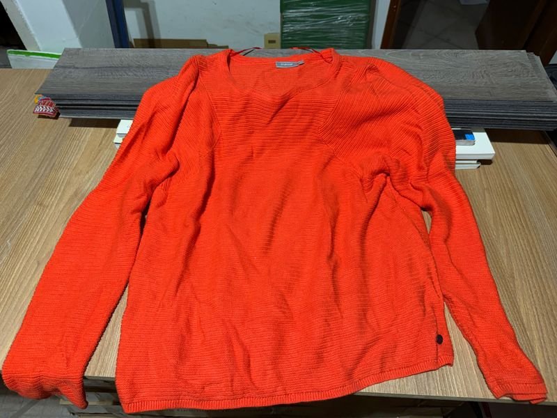 Buzo de Hilo Naranja Talle M