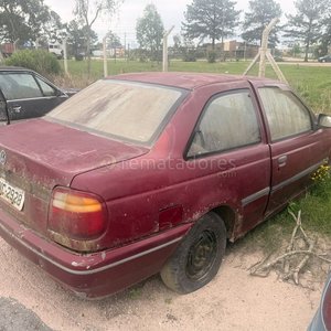 Volkswagen Gol 3 Puertas Rojo - Vehículo para Repuestos o Proyecto - imagen 4