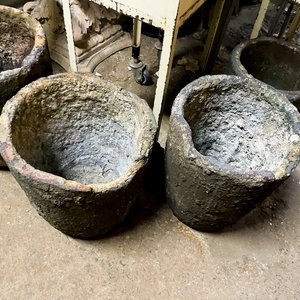 Dos Crisoles de Metal para Fundición - imagen 3