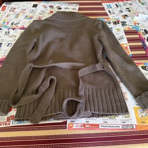 Lote de 5 Prendas de Vestir: Pantalón, Suéter y Blusas - imagen 3