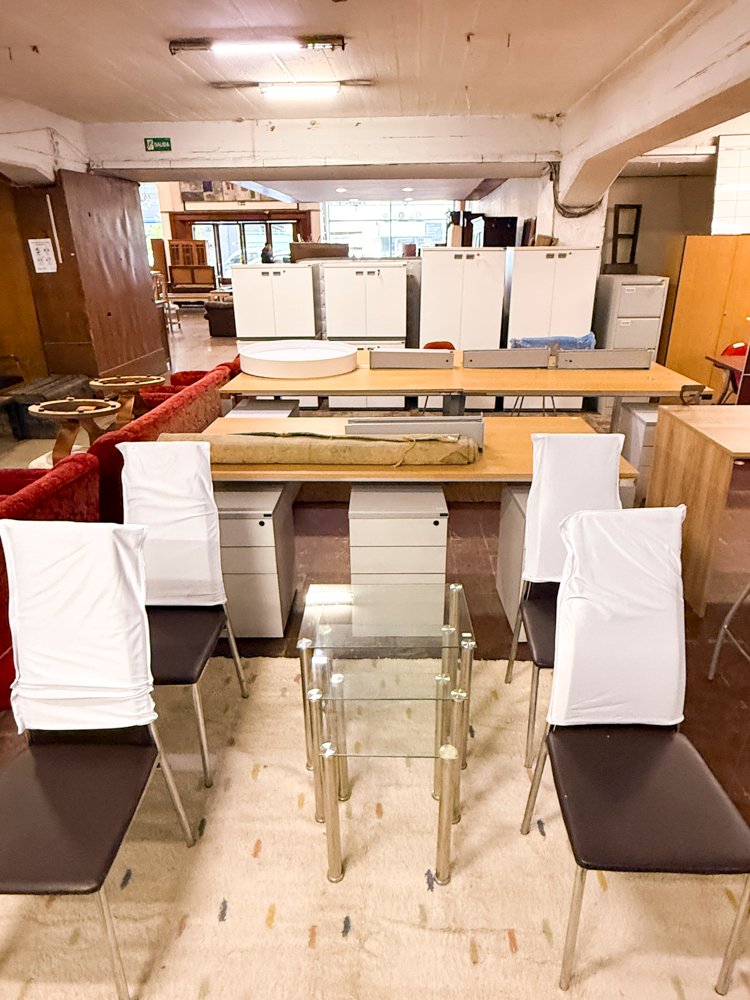 Lote de Muebles de Oficina y Hogar