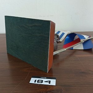 Adorno de Escritorio Busto Gral. Artigas con Pabellones Patrios en Bronce y Madera - imagen 8