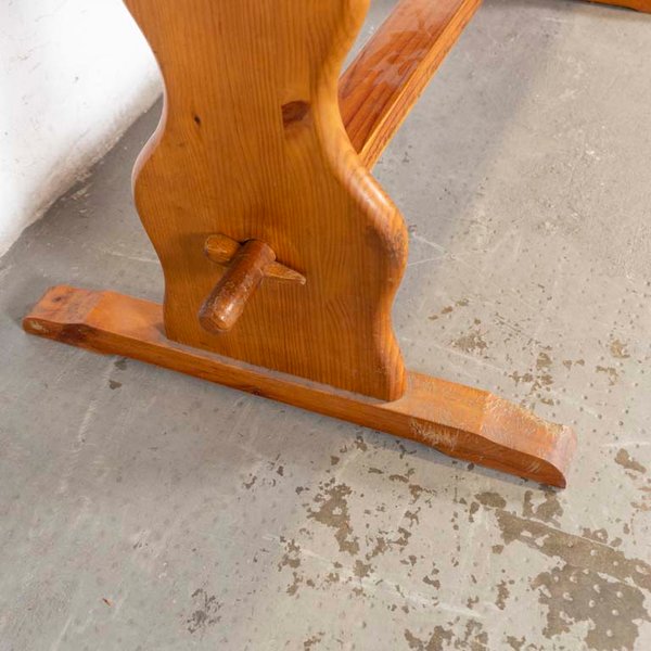 Mesa de comedor en pino ajustable y detalles en la madera - imagen 2