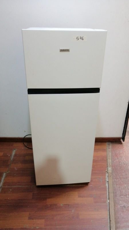 Heladera blanca de uso diario