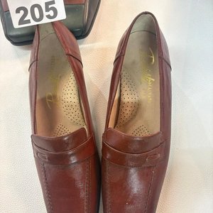 Lote de 5 Pares de Zapatos de Cuero para Mujer - Talles 36 y 37 - imagen 4