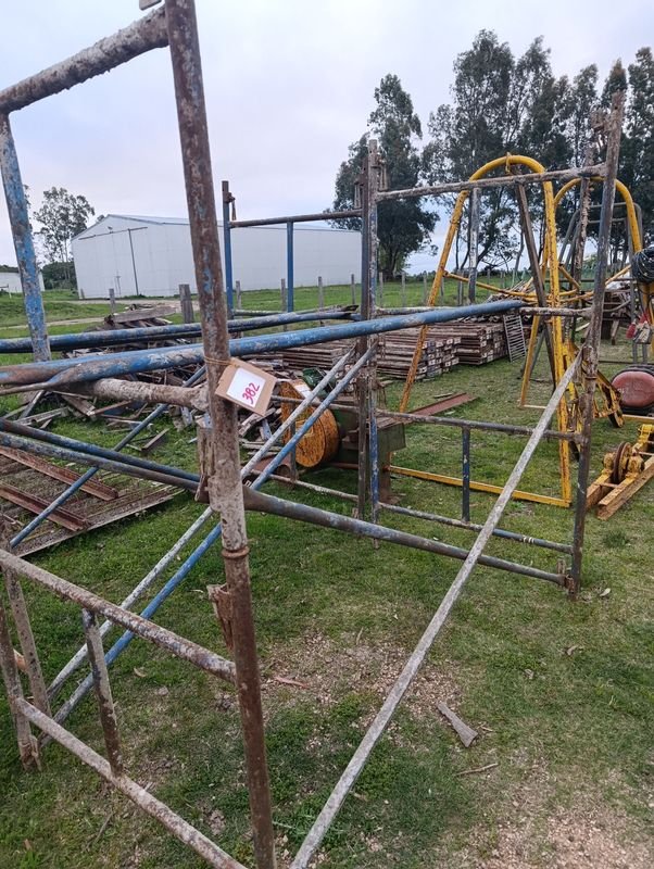 Andamio Doble Metálico con 8 Travesaños y Medidas Amplias