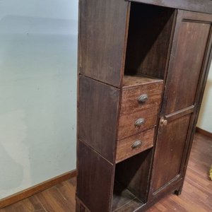 L 956 - Antiguo ropero modular de guardado en madera de buen porte, con 3 cajones y compartimento con puerta (Medidas 94x40x173cm) - imagen 4