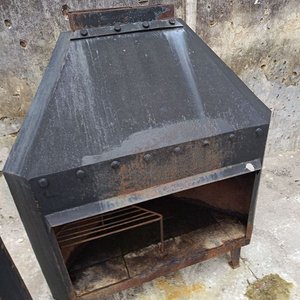 Estufa Esquinera Metálica con Caños y Parrilla - imagen 4