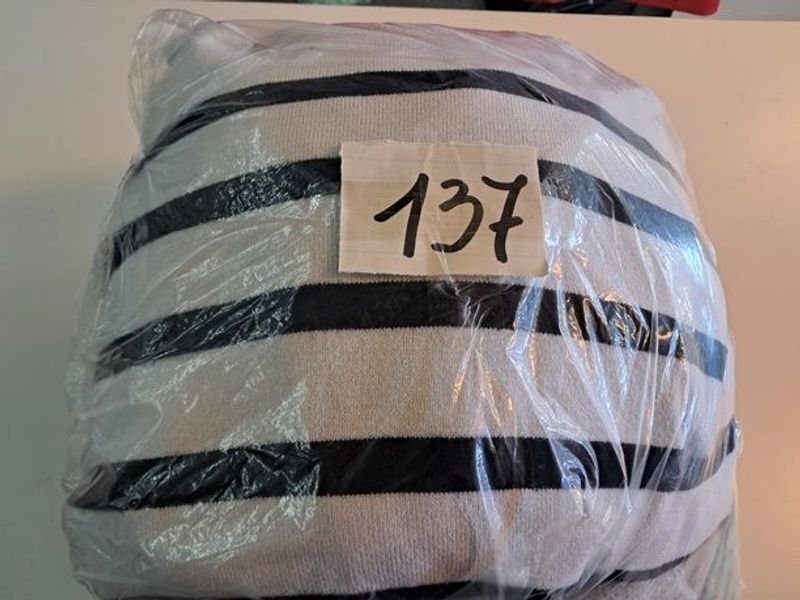 Lotes de prendas de vestir y accesorios para la pretemporada - imagen 4