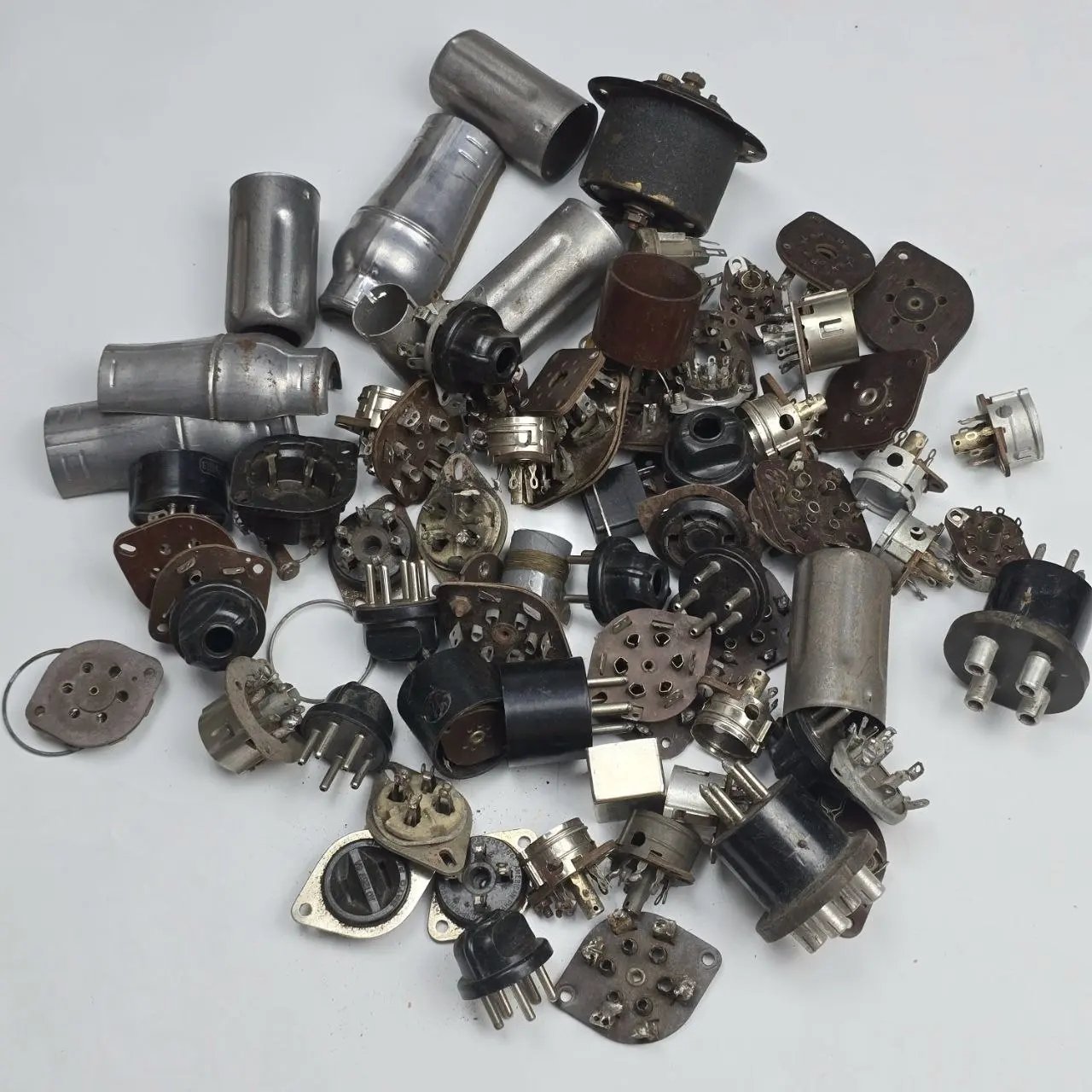 Item lote-39-zocalos-varios-para-valvulas - Image 3