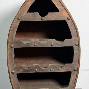 Botellero de Pie Rústico en Madera con Detalles Grabados - imagen 1