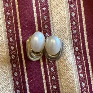 Lote Surtido de Collares, Aretes, Broches y Anillos con Caja - imagen 12