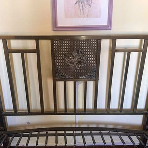 Cama Antigua de Bronce con Detalles Ornamentales - imagen 5