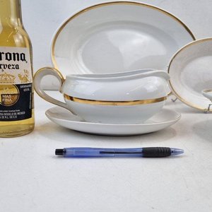 Juego de Vajilla Blanca con Filete Dorado: Salsera, Plato, Fuente Oval y Hondo - imagen 3