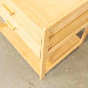 Mesa de Luz de Bambú con Dos Cajones y Estante - imagen 2