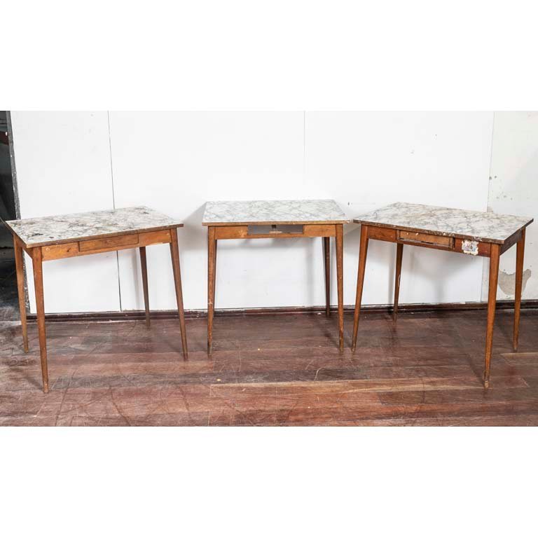 Lote anterior: Mesas de madera con detalles en la madera y tablones de mármol