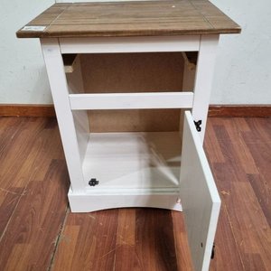 Mesa de Luz Blanca y Marrón con Puerta y Tapa de Madera - imagen 2