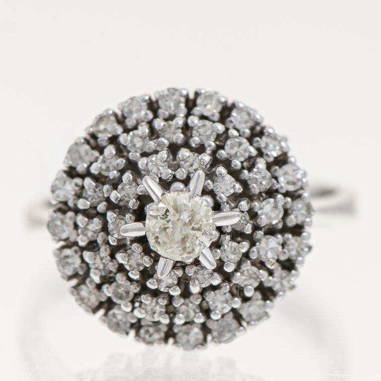 Lote anterior: Anillo de Oro con Brillantes