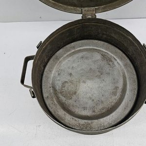 Tacho Metálico "Justrite Mfg. Co." con Tapa y Malla Interior - imagen 7