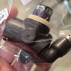 Lote siguiente: Válvula Desacople Rápido SIERRA CRU8/P para Mascarilla Oxígeno