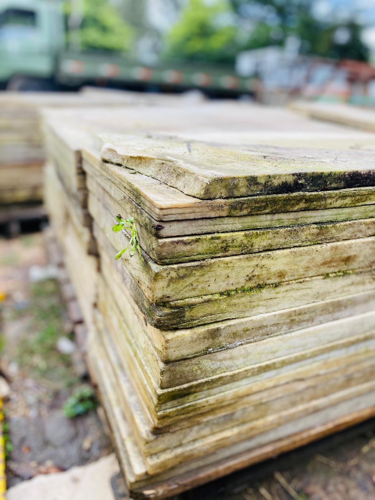 Item lote-x15-m2-de-piedra-57x27-cm - Image 2