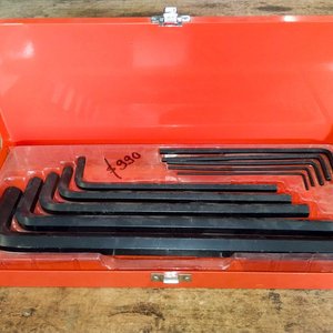 Lote anterior: Caja Naranja con 10 Llaves Allen Metálicas