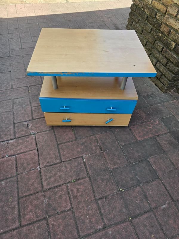 Mueble para niños con cajones