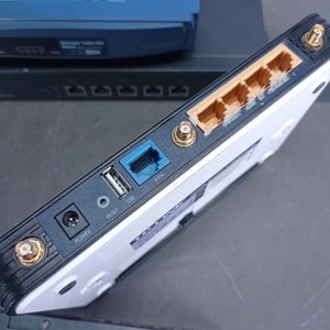 Lote de 4 Dispositivos de Red: 3 Tp-Link y 1 Linksys - imagen 7