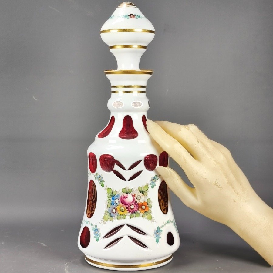 Botellón de cristal de Bohemia esmaltado con diseños tallados y florales pintados a mano - imagen 3