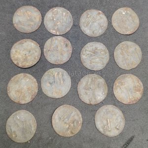Lote de 12 Monedas Antiguas Desgastadas - imagen 3